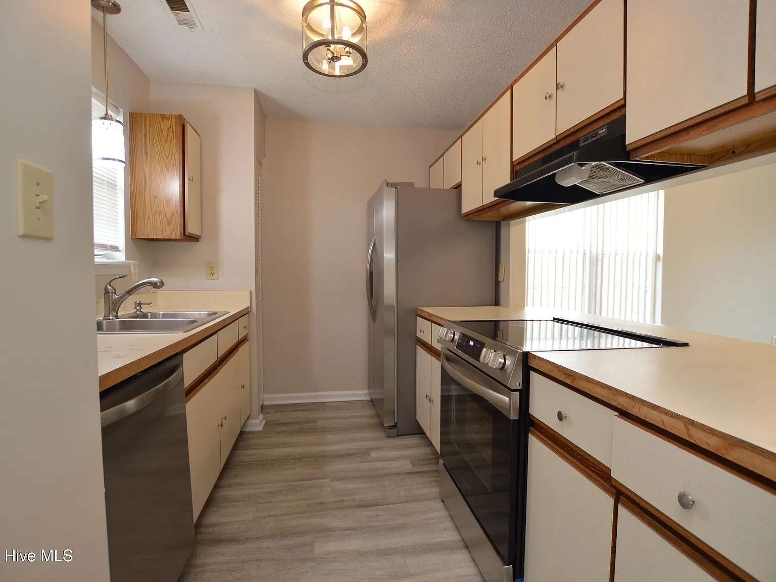 2 bed, 2.0 bath, $1,100 — Photo 4