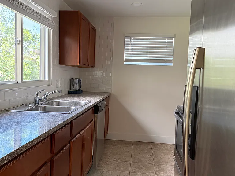 738 Geneva St — Photo 9