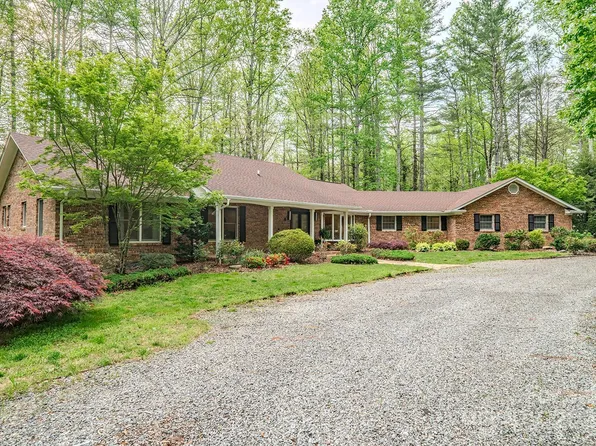290 Tranquility Pl, Hendersonville, NC 28739