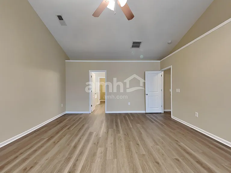 1056 Whitlow Blvd — Photo 11