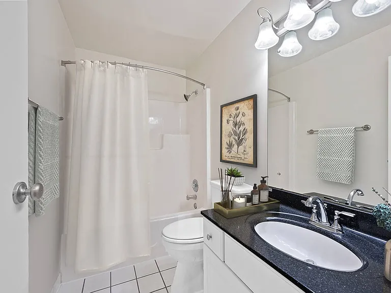 Indian Creek Apartments and Townhomes — Photo 63