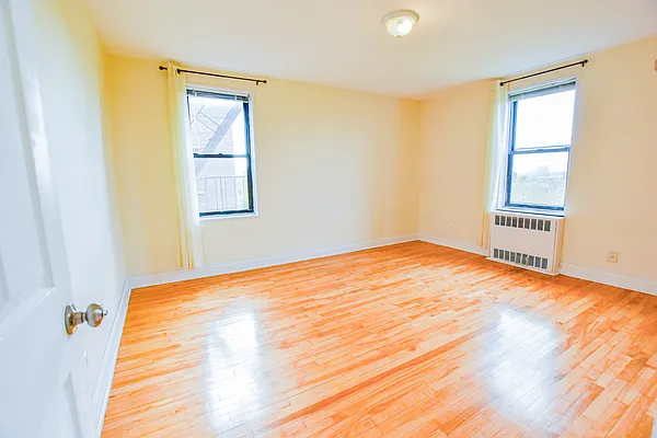 Sold by Remax Edge | media 18