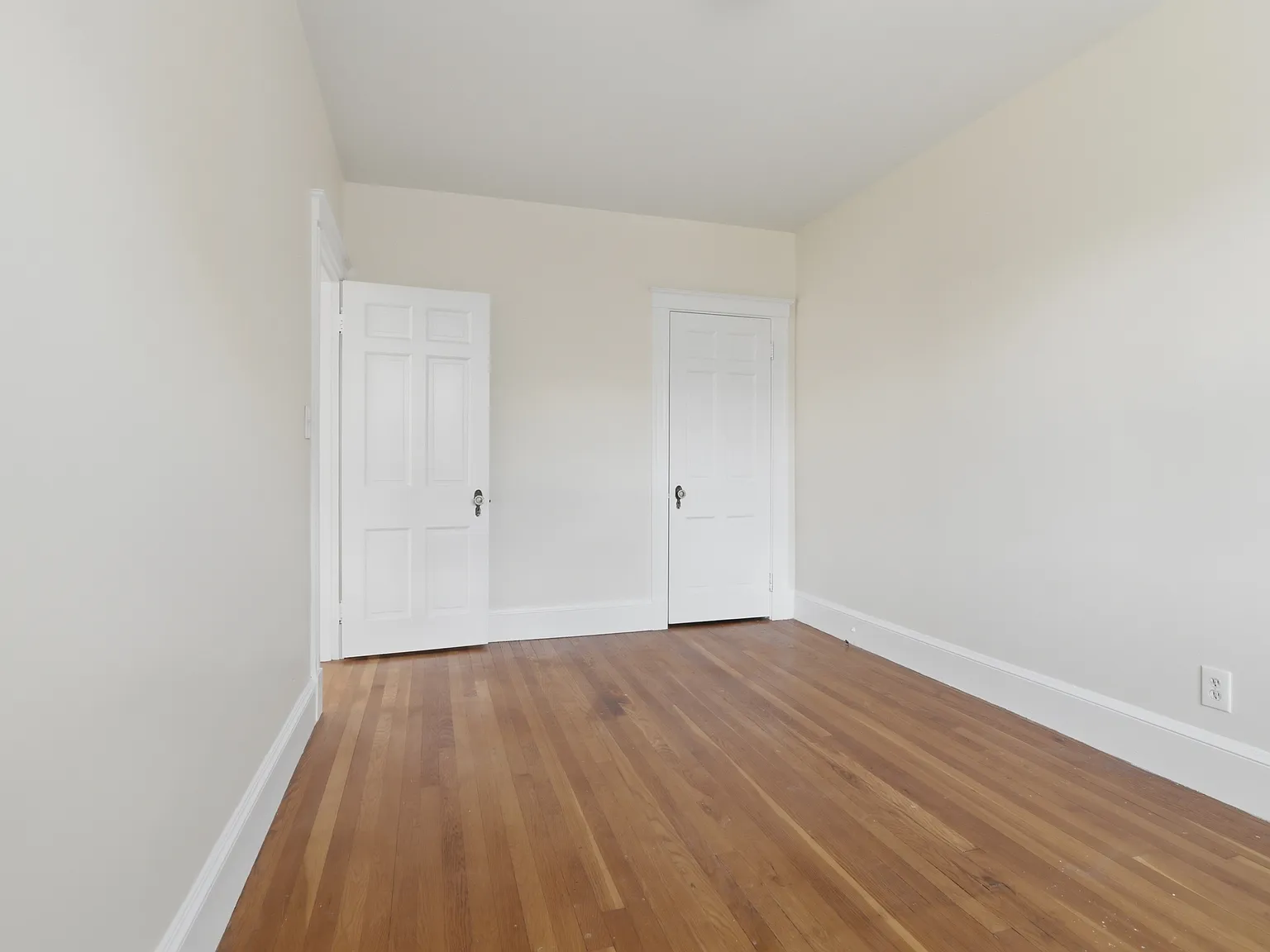 2 bed, 600 sqft, $2,200 — Photo 4