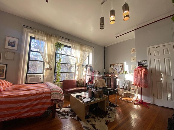 2nd image of 1367 Dean St APT 201