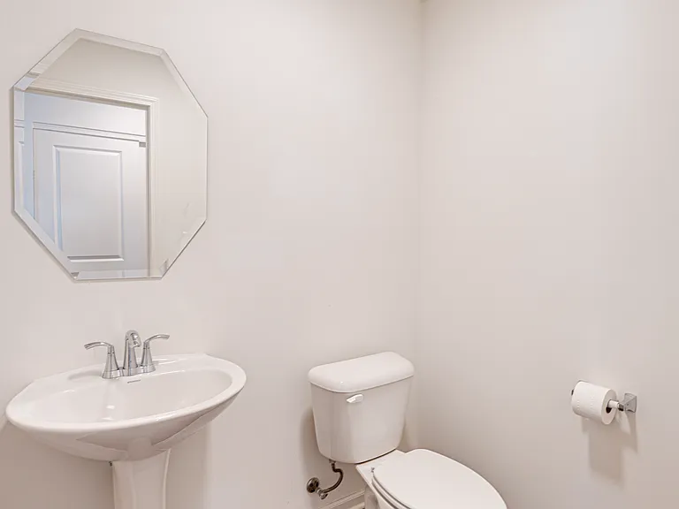 2939 Showplace Dr — Photo 5