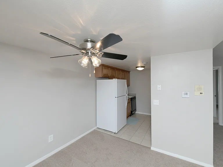 Bayside Country Club Apartments — Photo 21