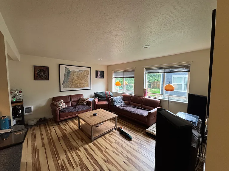 1251 W 11th Aly — Photo 3