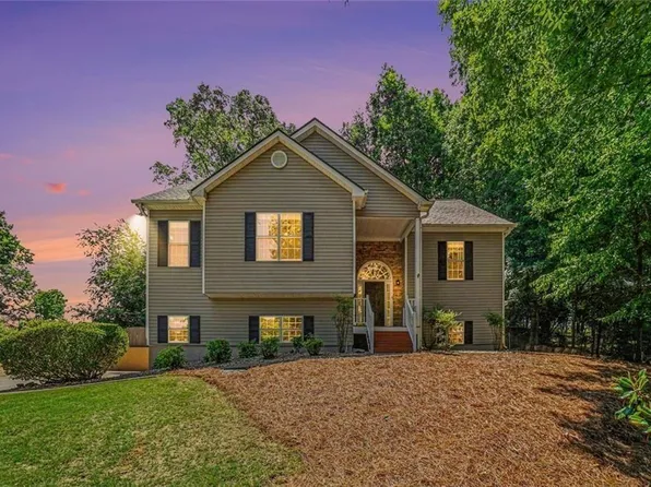 902 Cobblestone Trl, Canton, GA 30114