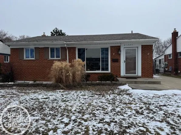 21225 Parkway St, Saint Clair Shores, MI 48082