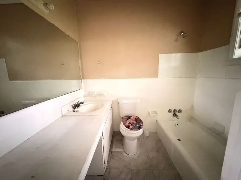279 W Polk St — Photo 7