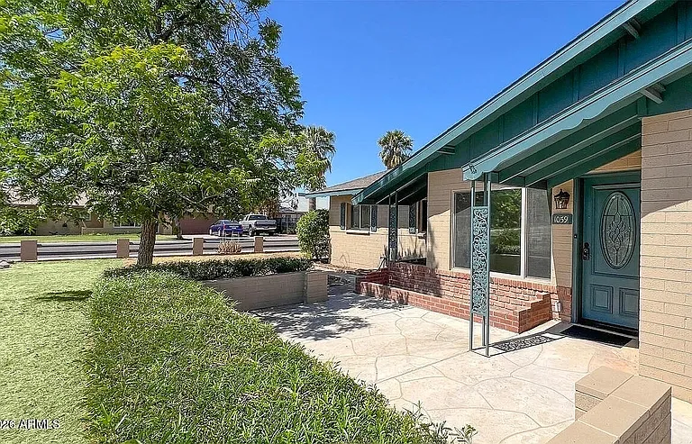1059 E Broadmor Dr — Photo 15