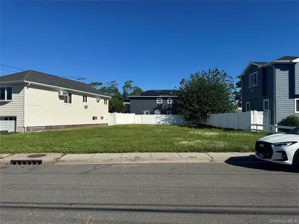 149 Carlton Court, Oceanside, NY 11572