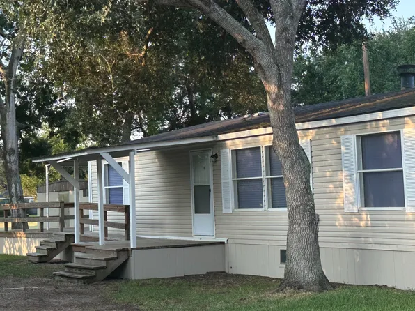 515 Connie St, East Bernard, TX 77435