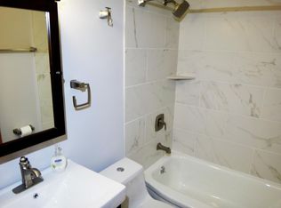 4262 Lumley Rd APT 2E, Madison, WI 53711