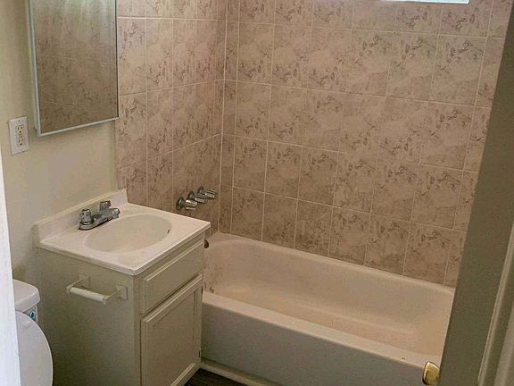 5th image of 240 W 8th St APT 20