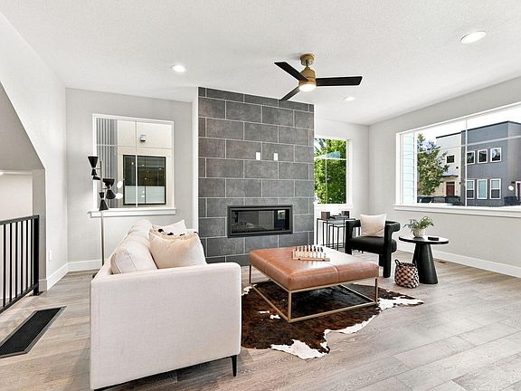 3rd image of 444 Osiander St