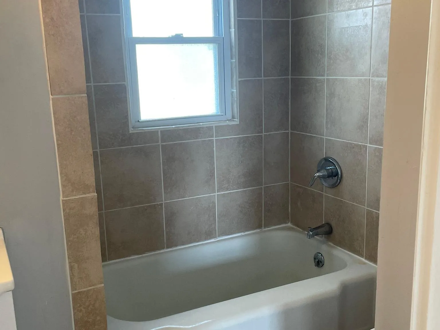1 bed, 750 sqft, $1,195 — Photo 3