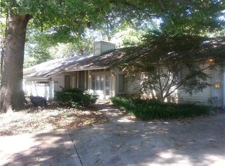 9714 Belinder Rd, Leawood, KS 66206