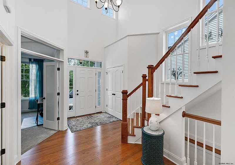 2nd image of 42 VILLAGE Circle