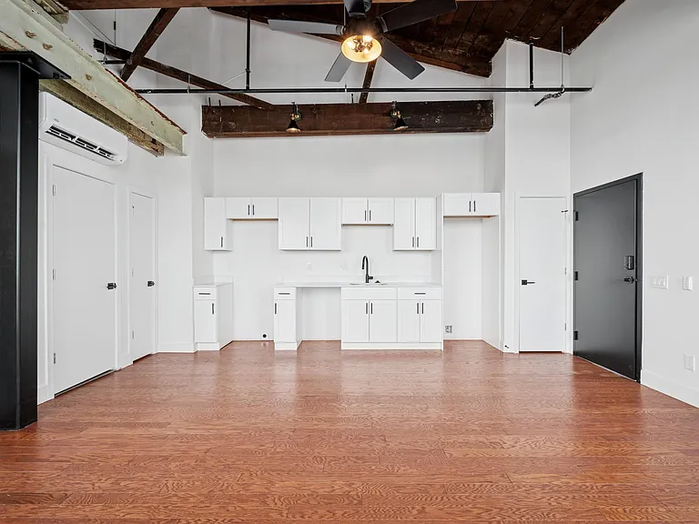 Hancock Lofts — Photo 5