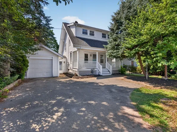 1496 Riverside Ave, Somerset, MA 02726