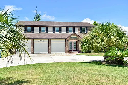 1000 Plantation Dr Photo 1