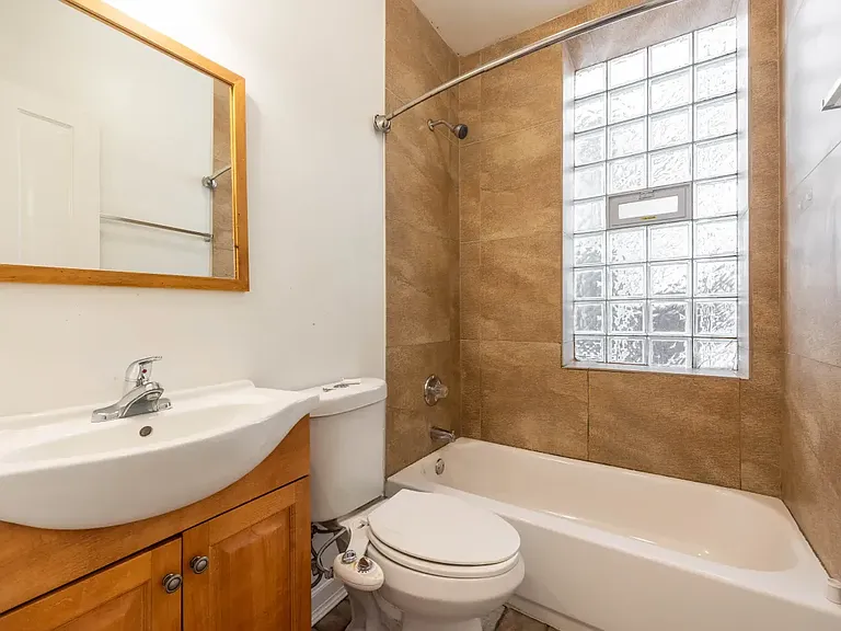 1840 S Loomis St #2 — Photo 11