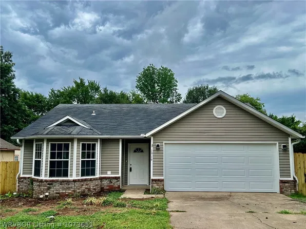 1916 N Hills Blvd, Van Buren, AR 72956