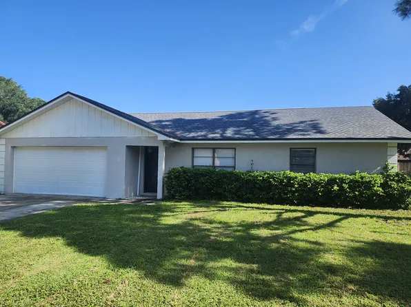 8040 Deerwood Cir, Tampa, FL 33610