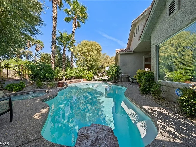 10000 Charlemont Dr — Photo 16