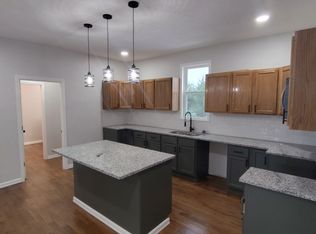 223 Ash St #A, Tipton, IN 46072