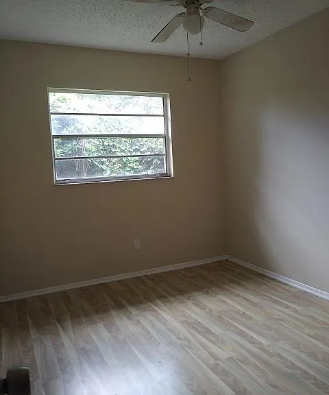 129 Alder Ave — Photo 13