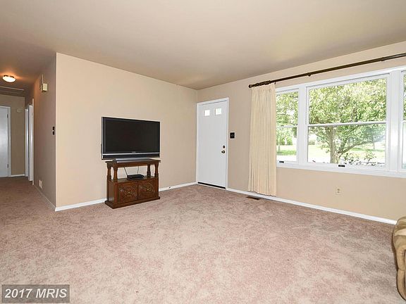 2nd image of 403 E Harlan St