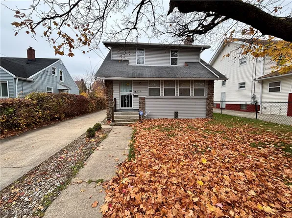 690 Storer Ave, Akron, OH 44320