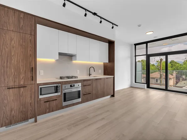 2729 Kingsway #4XX, Vancouver, BC V5R 5K6