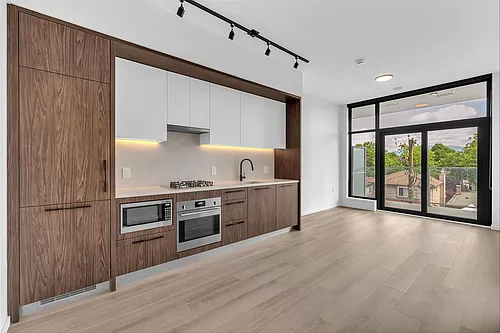 2729 Kingsway #4XX Photo 1