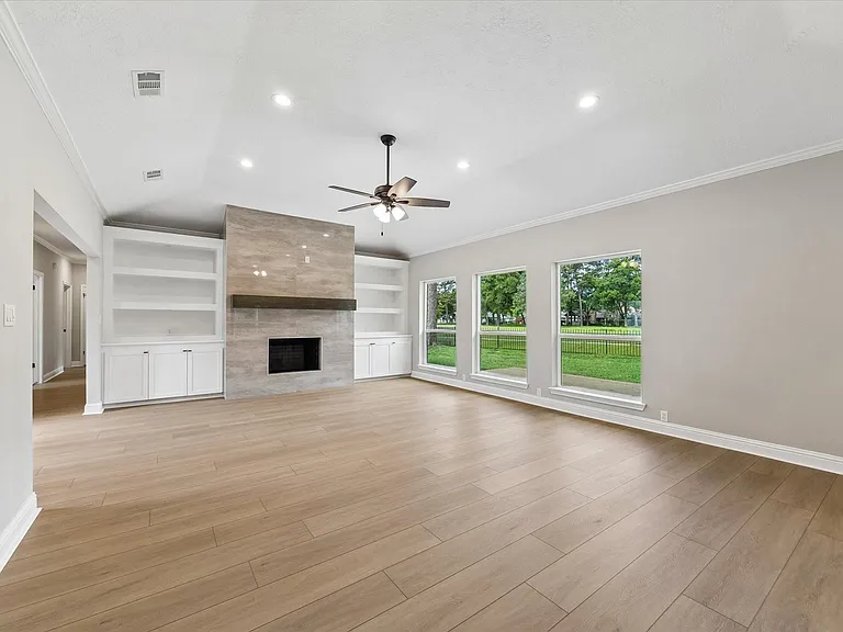 20435 Perryoak Dr — Photo 3