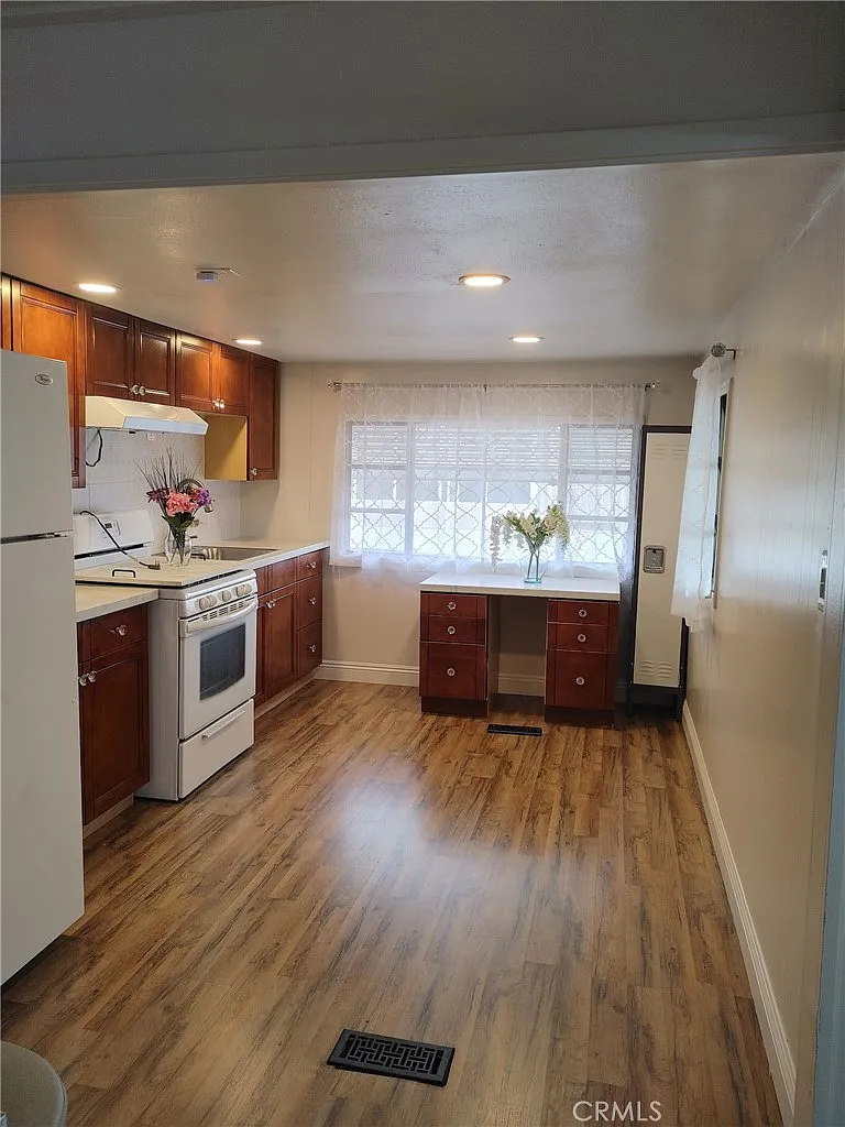 Building Photo - 1255 Amethyst St #48