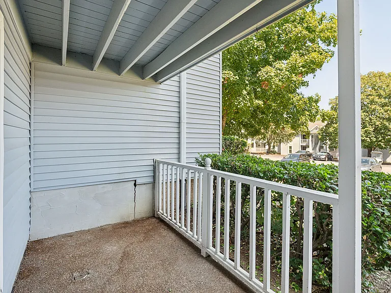 Piccadilly Apartments — Photo 19