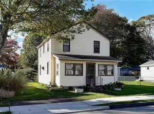 11 Hartford Ave, Old Lyme, CT 06371