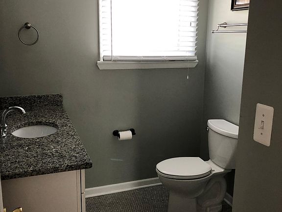 4th image of 1111 Holland Ave