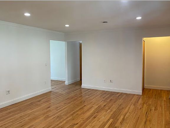2nd image of 2727 Oakdale Dr