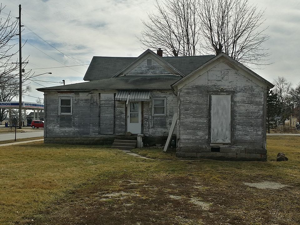 2nd image of 836 S Main St