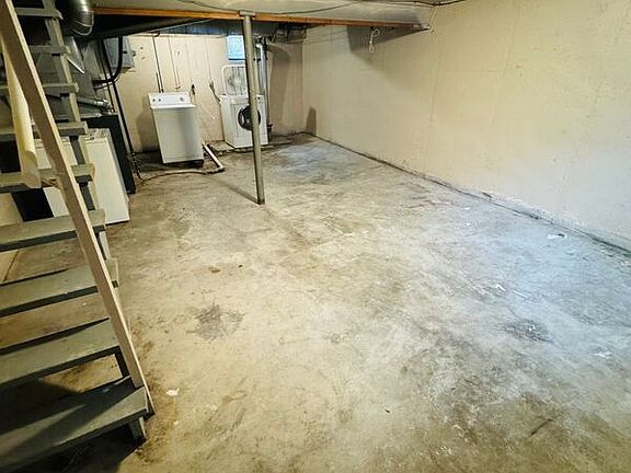 5th image of 1810 S Vermont Ave #3