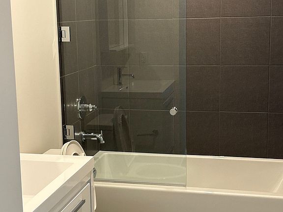 2nd image of 212 King William St #1209