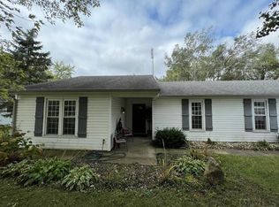 15215 Auburn Rd, Fort Wayne, IN 46845