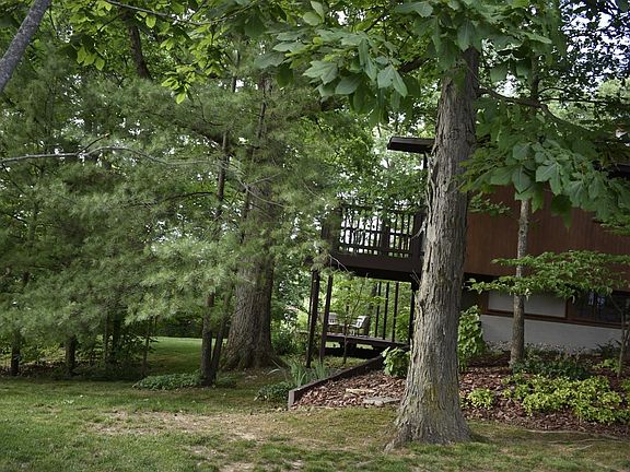 4th image of 108 Oxford Pl
