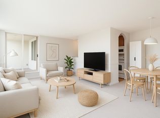 2008 Fullerton Ave #1404, North Vancouver, BC V7P3G7