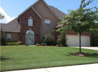 2500 S Greens Way, Rogers, AR 72758