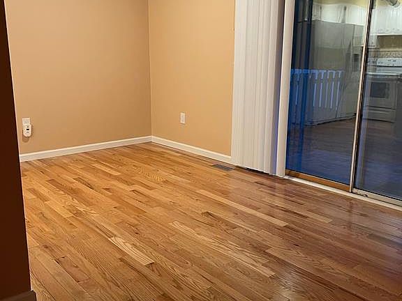 4th image of 24337 Bashian Dr